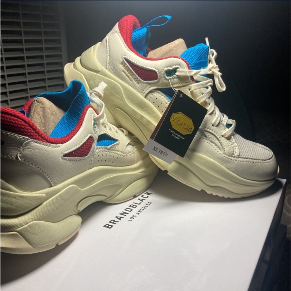 Brandblack Saga 130 men’s size 9 athletic shoes